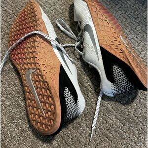 Women’s Nike 8.5